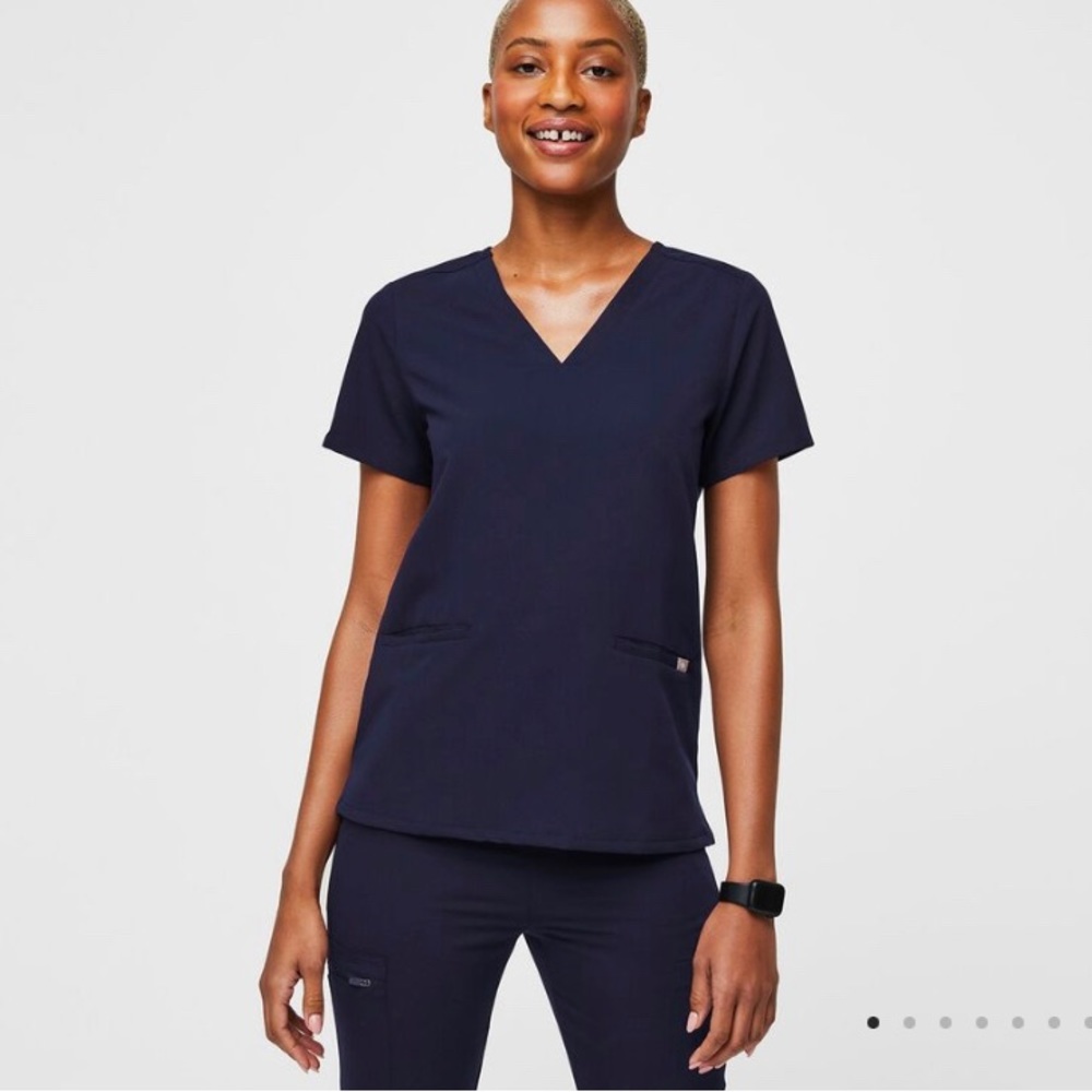 Figs womens Casma 3 pocket navy blue scrub top xxs